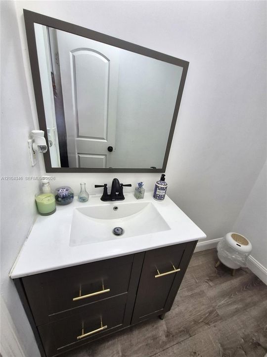 В аренду: $1,950 (2 спален, 1 ванн, 1084 Квадратных фут)