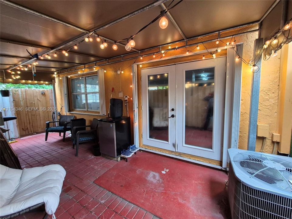 В аренду: $1,950 (2 спален, 1 ванн, 1084 Квадратных фут)