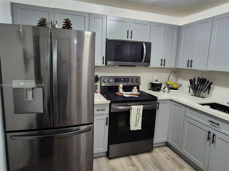 В аренду: $1,950 (2 спален, 1 ванн, 1084 Квадратных фут)
