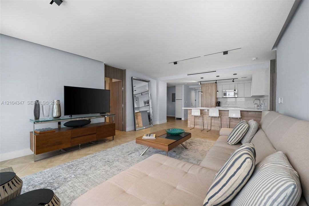 For Sale: $1,550,000 (2 beds, 2 baths, 1356 Square Feet)
