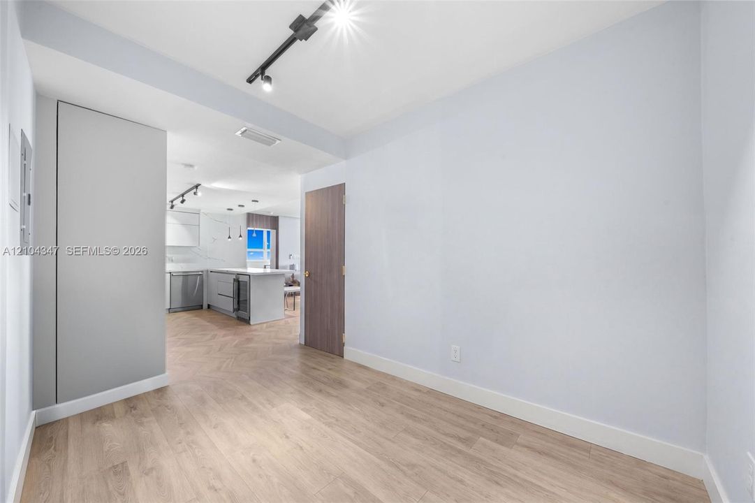 For Sale: $1,550,000 (2 beds, 2 baths, 1356 Square Feet)