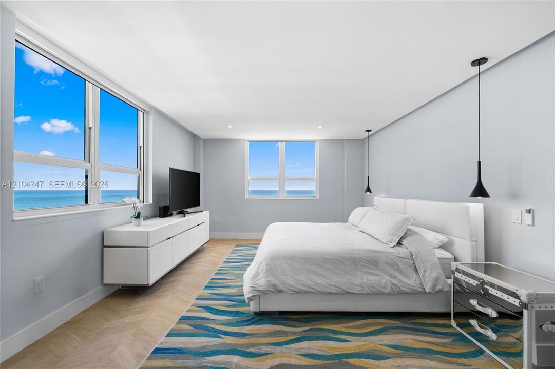 For Sale: $1,550,000 (2 beds, 2 baths, 1356 Square Feet)