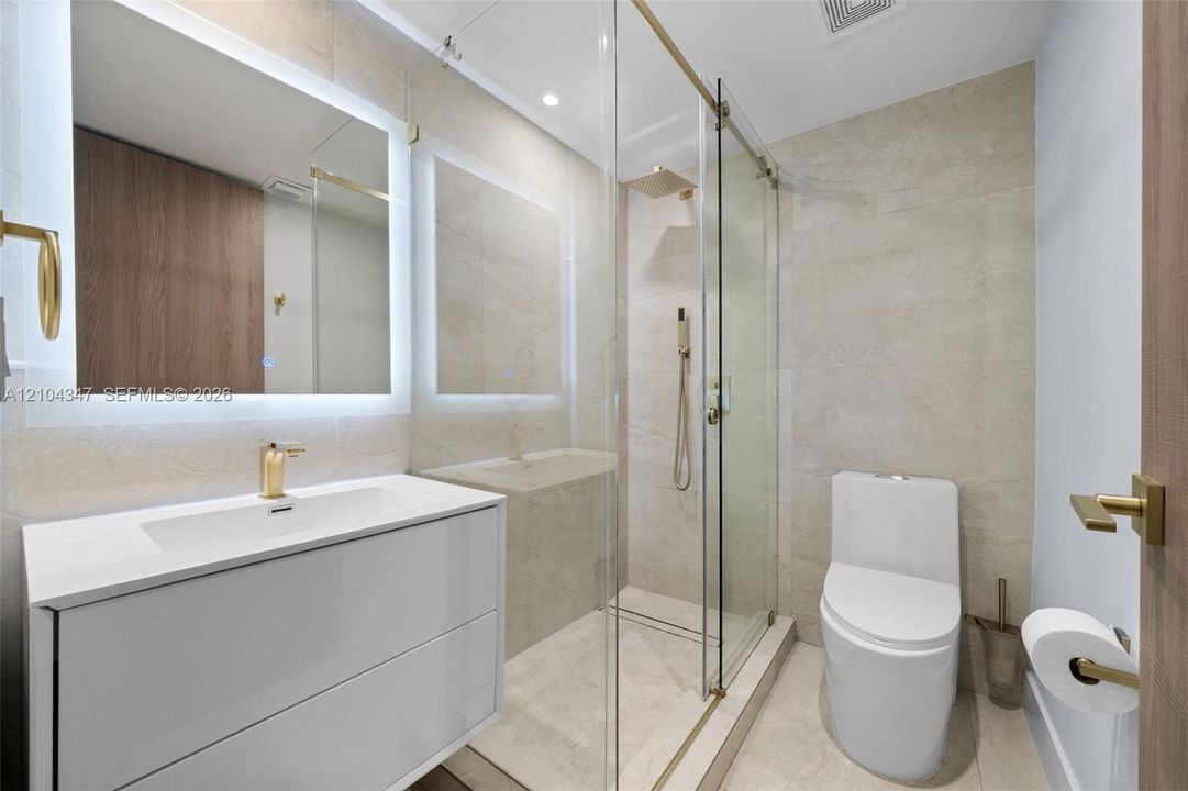 For Sale: $1,550,000 (2 beds, 2 baths, 1356 Square Feet)