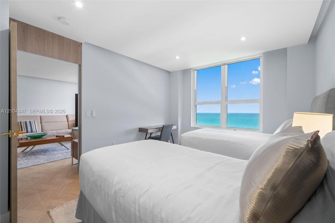 For Sale: $1,550,000 (2 beds, 2 baths, 1356 Square Feet)