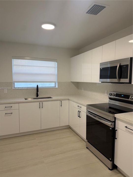 En Renta: $2,200 (1 camas, 1 baños, 4652 Pies cuadrados)