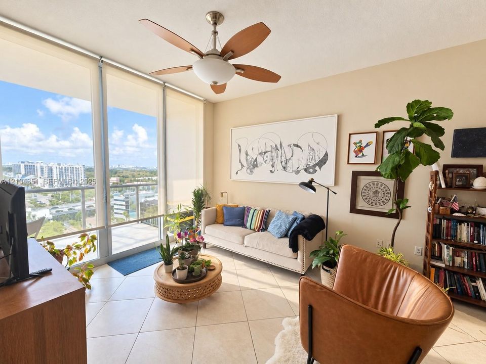 For Rent: $3,350 (1 beds, 1 baths, 735 Square Feet)