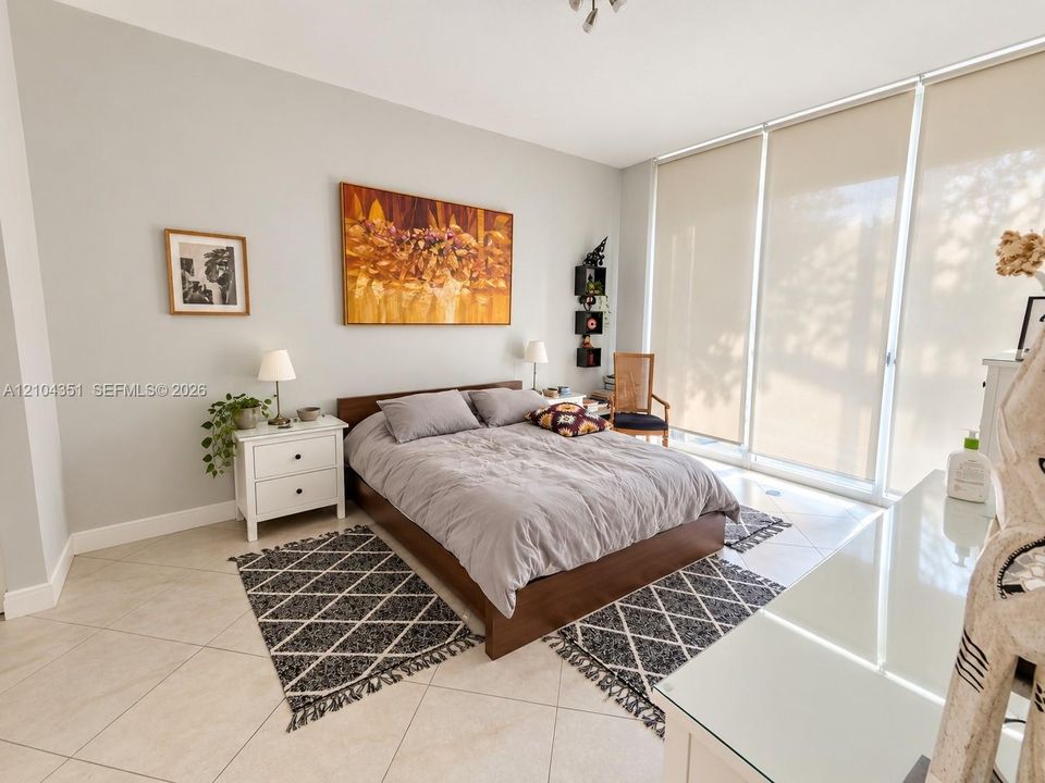 For Rent: $3,350 (1 beds, 1 baths, 735 Square Feet)
