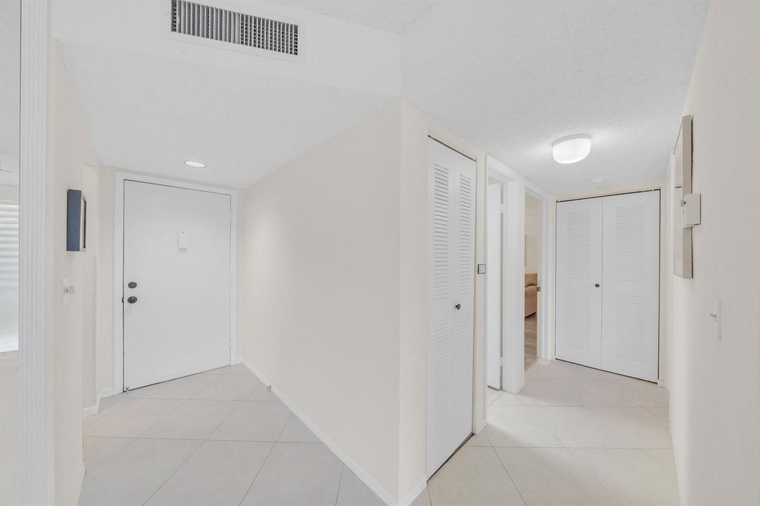 14 Foyer (1)