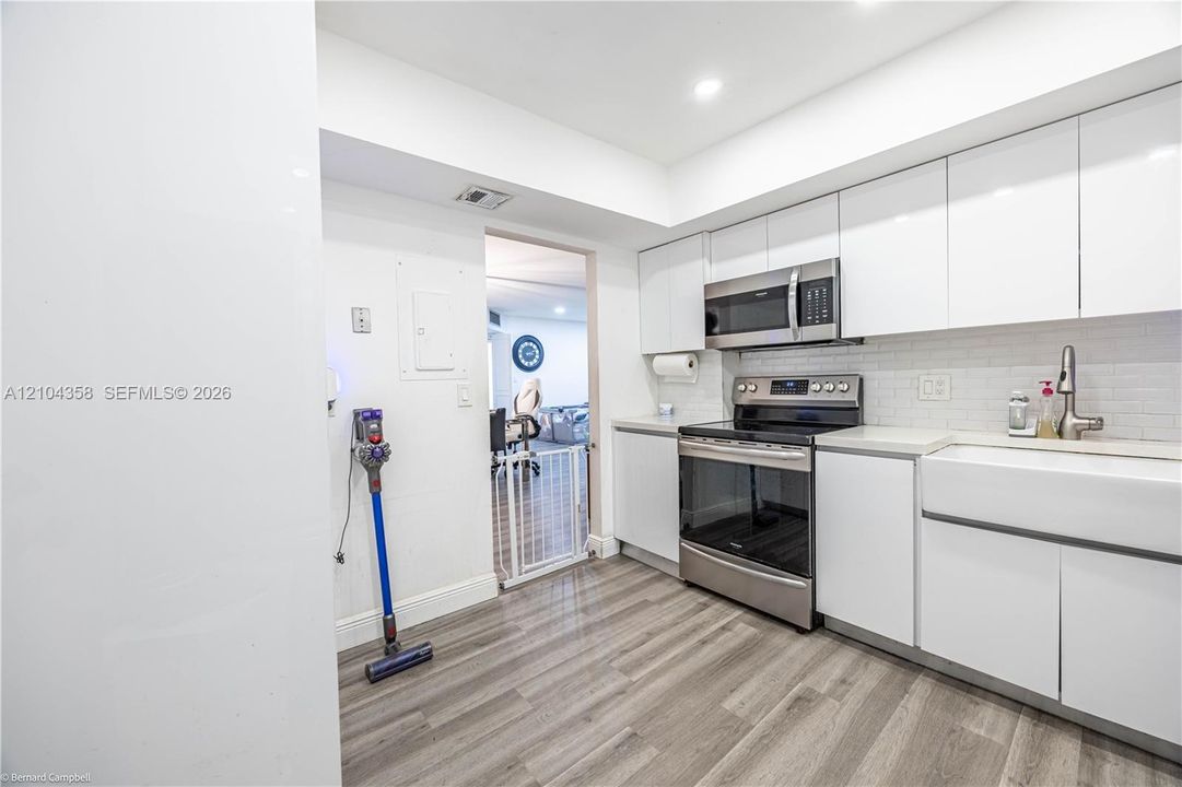 For Sale: $149,900 (3 beds, 2 baths, 1360 Square Feet)