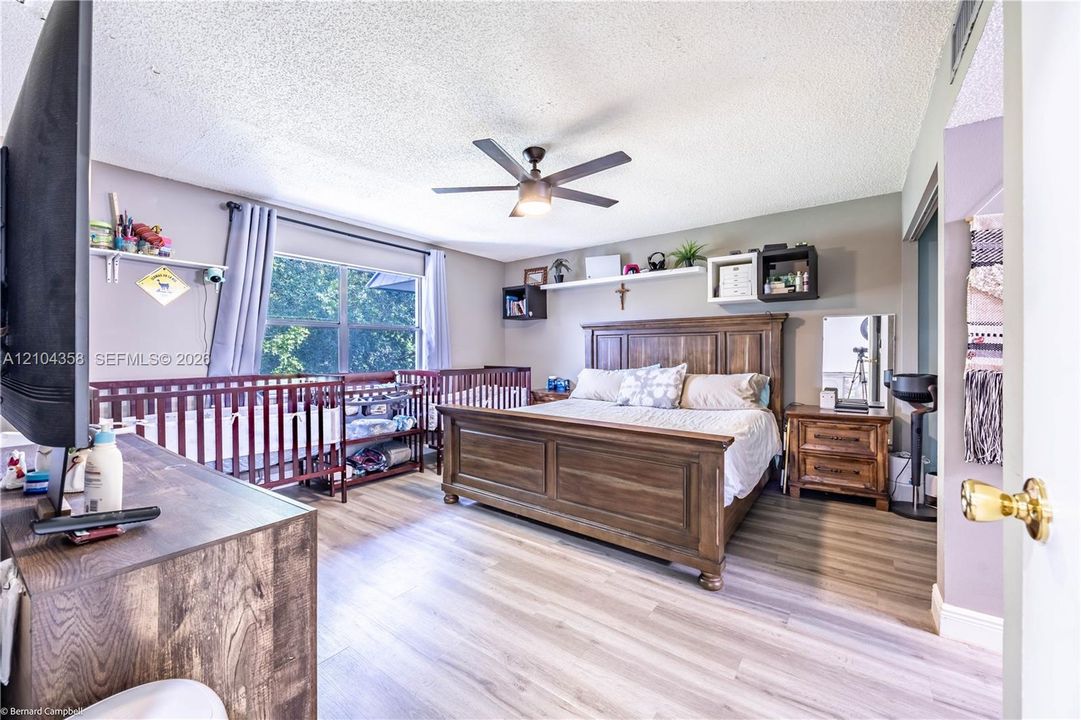 For Sale: $149,900 (3 beds, 2 baths, 1360 Square Feet)