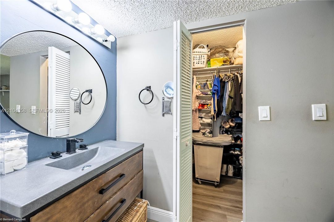 For Sale: $149,900 (3 beds, 2 baths, 1360 Square Feet)