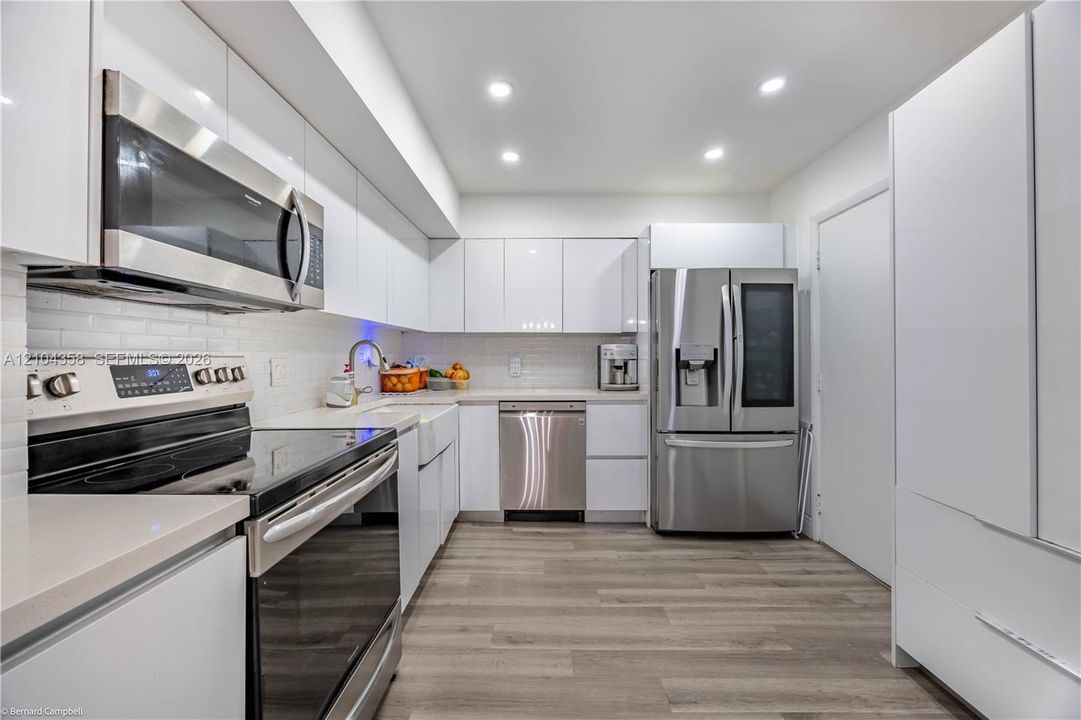For Sale: $149,900 (3 beds, 2 baths, 1360 Square Feet)