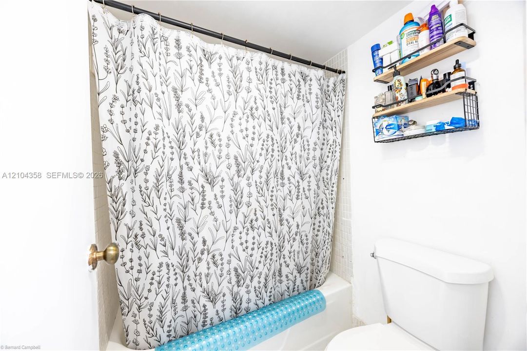 For Sale: $149,900 (3 beds, 2 baths, 1360 Square Feet)