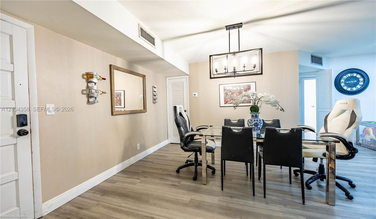 For Sale: $149,900 (3 beds, 2 baths, 1360 Square Feet)