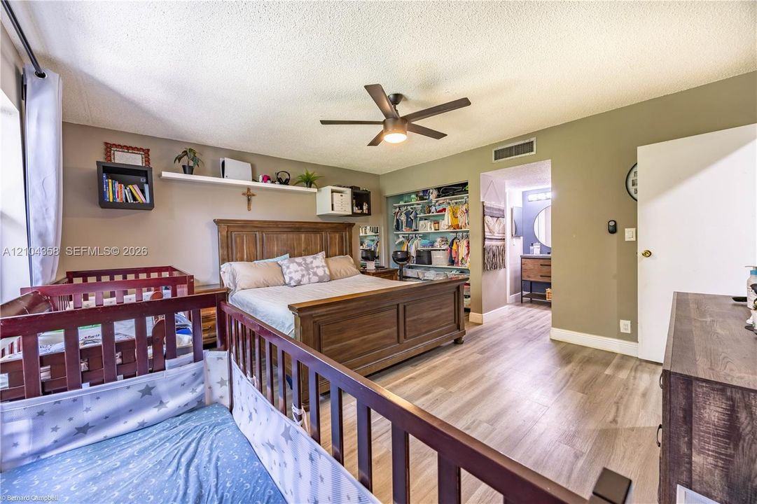 For Sale: $149,900 (3 beds, 2 baths, 1360 Square Feet)