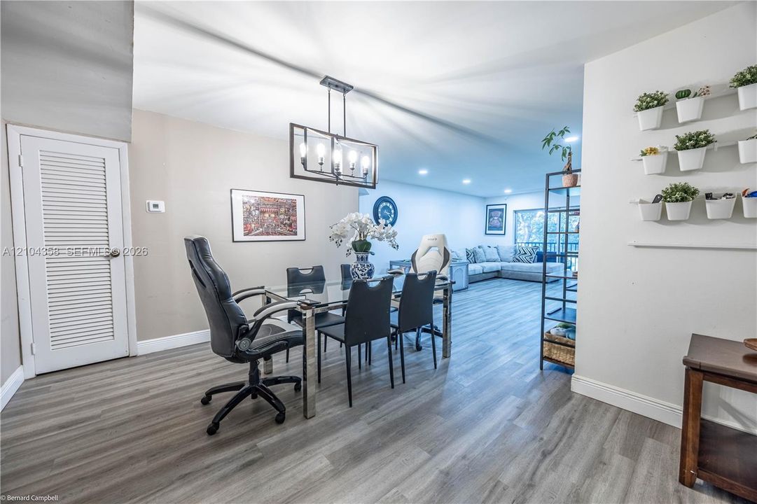 For Sale: $149,900 (3 beds, 2 baths, 1360 Square Feet)