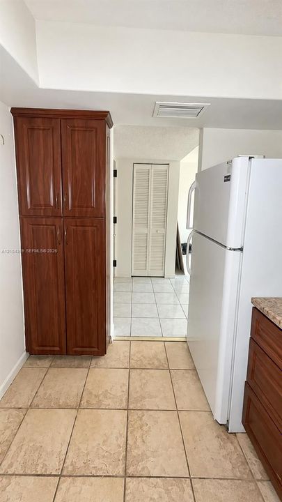 В аренду: $2,150 (2 спален, 2 ванн, 898 Квадратных фут)