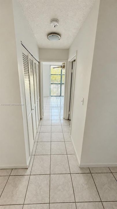 В аренду: $2,150 (2 спален, 2 ванн, 898 Квадратных фут)