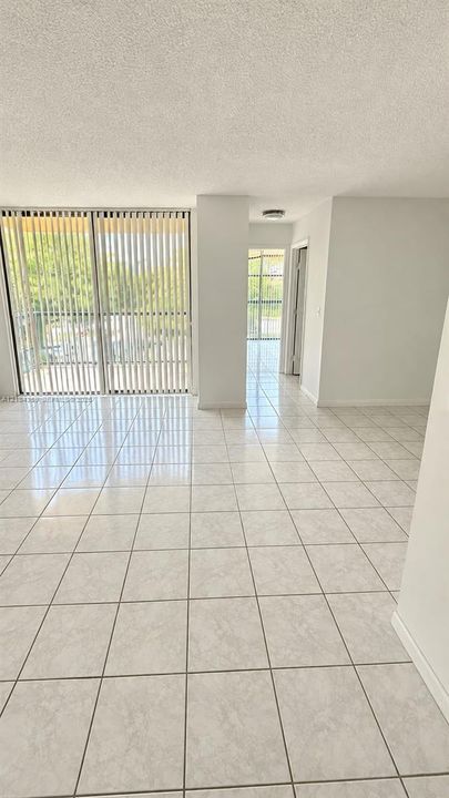 В аренду: $2,150 (2 спален, 2 ванн, 898 Квадратных фут)