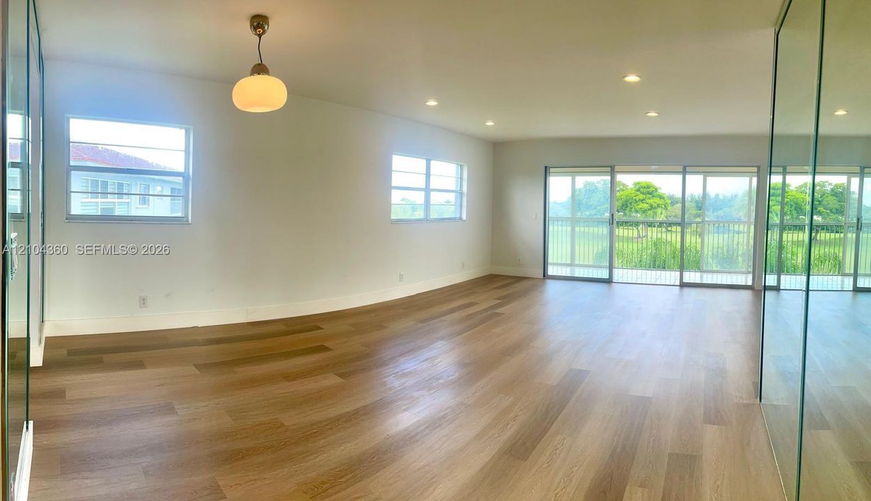 For Rent: $2,650 (2 beds, 2 baths, 1507 Square Feet)