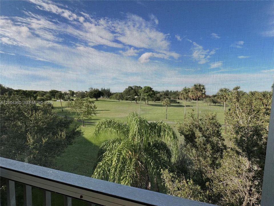 For Rent: $2,650 (2 beds, 2 baths, 1507 Square Feet)