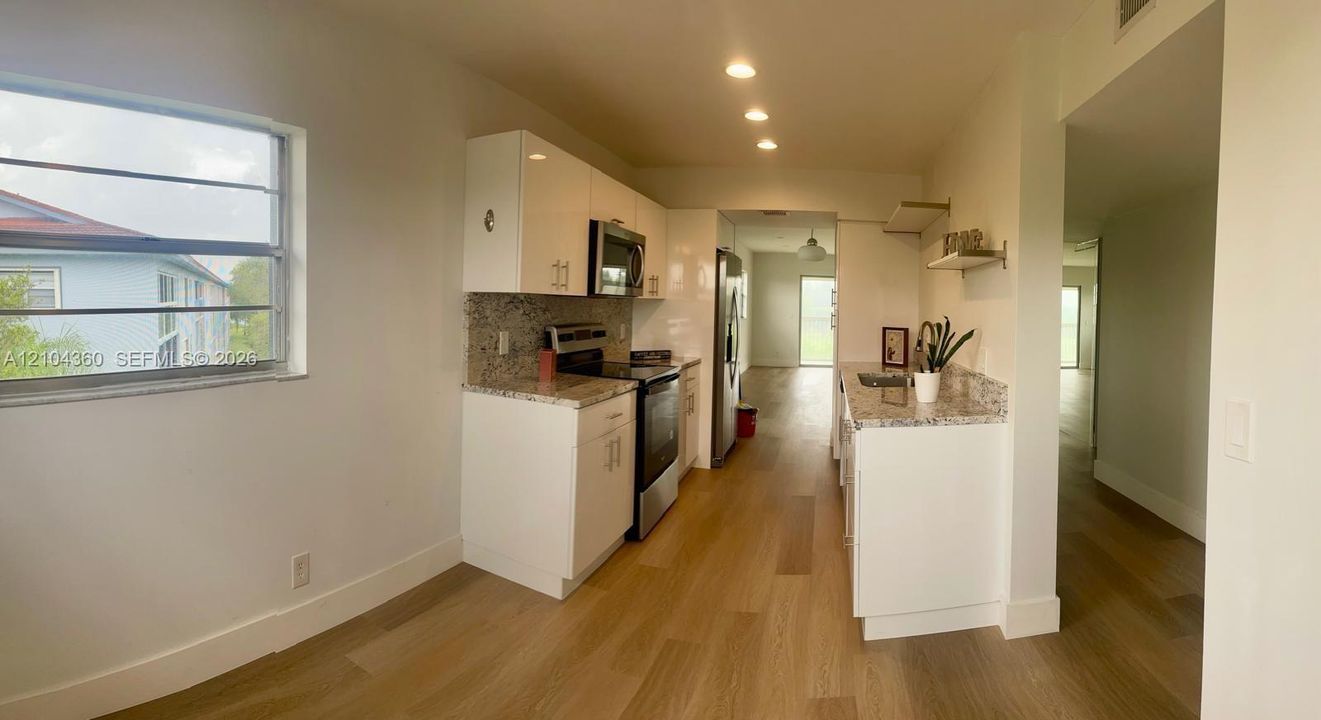 For Rent: $2,650 (2 beds, 2 baths, 1507 Square Feet)
