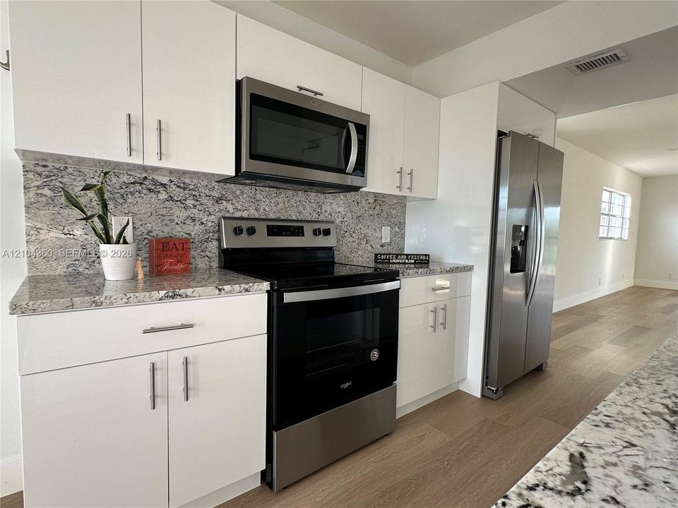 For Rent: $2,650 (2 beds, 2 baths, 1507 Square Feet)