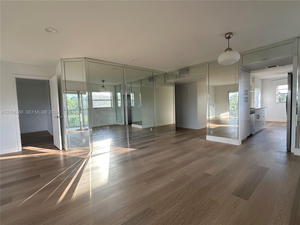 For Rent: $2,650 (2 beds, 2 baths, 1507 Square Feet)