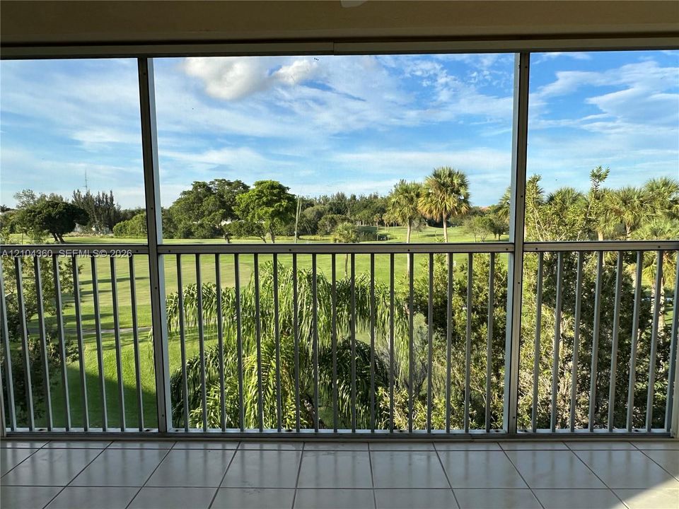For Rent: $2,650 (2 beds, 2 baths, 1507 Square Feet)