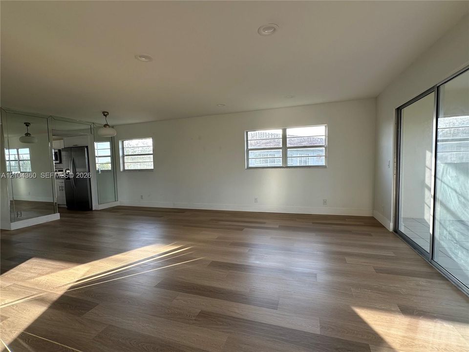 For Rent: $2,650 (2 beds, 2 baths, 1507 Square Feet)