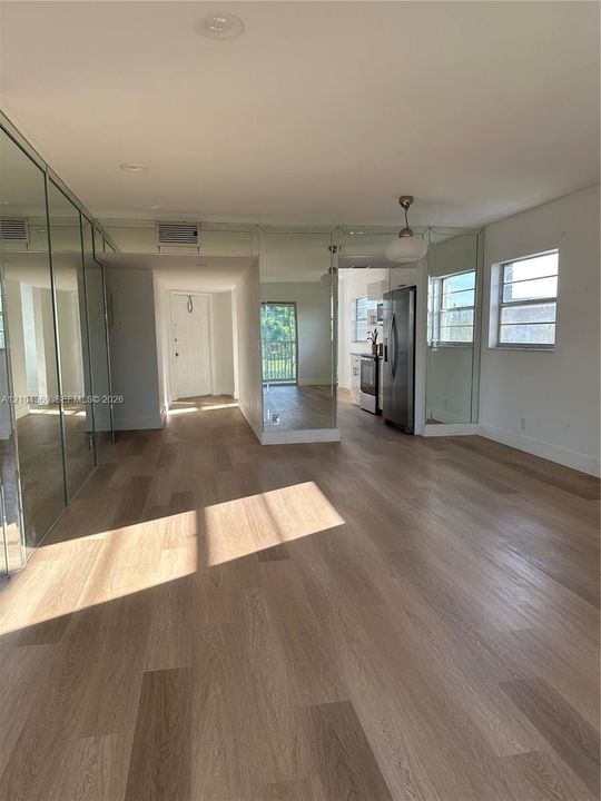 For Rent: $2,650 (2 beds, 2 baths, 1507 Square Feet)