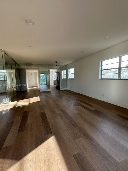 For Rent: $2,650 (2 beds, 2 baths, 1507 Square Feet)
