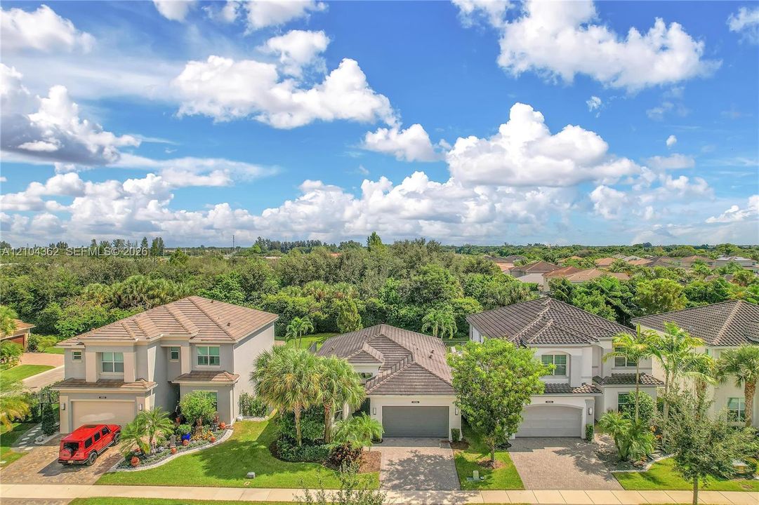 For Sale: $995,000 (3 beds, 2 baths, 1842 Square Feet)