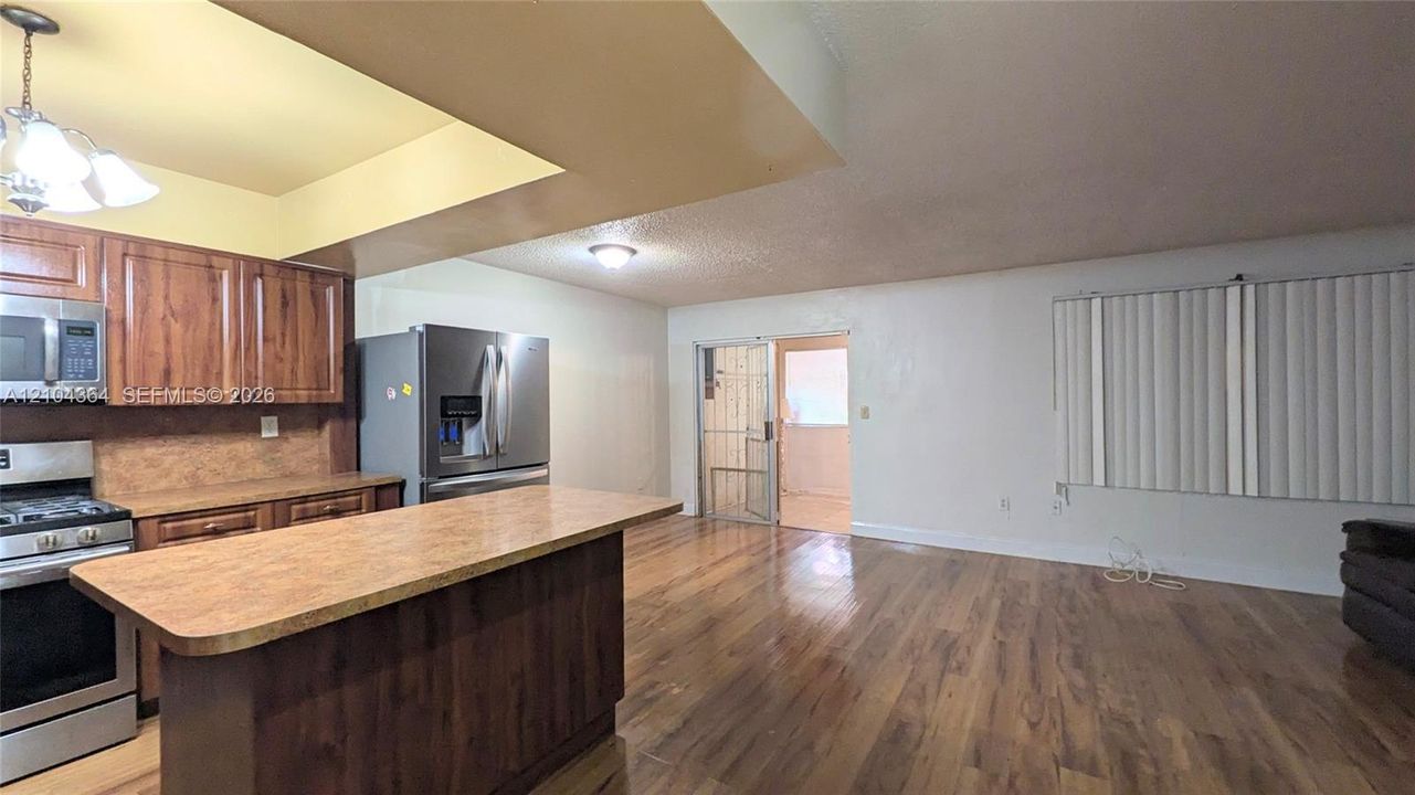 En Venta: $450,000 (4 camas, 2 baños, 1494 Pies cuadrados)
