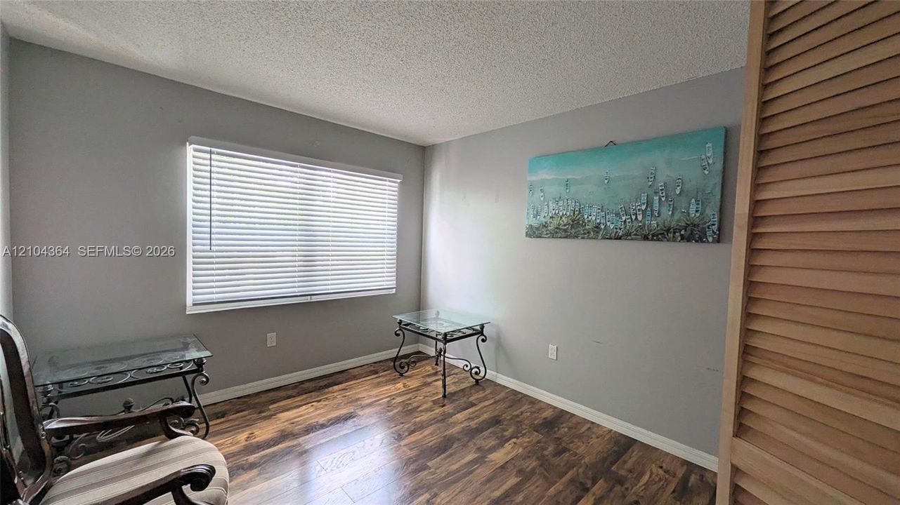 En Venta: $450,000 (4 camas, 2 baños, 1494 Pies cuadrados)