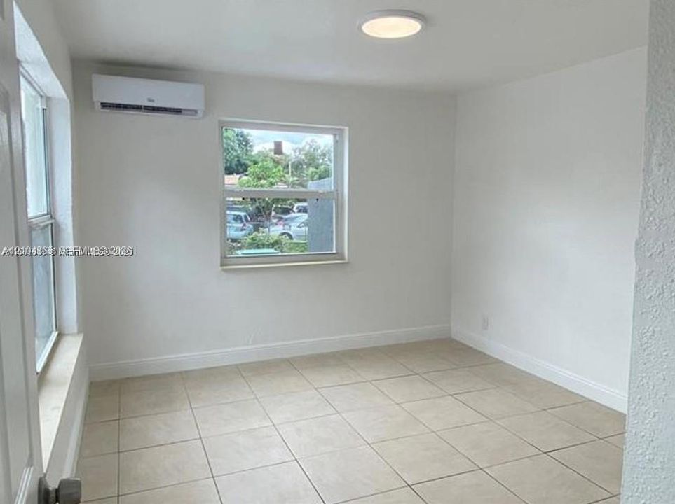 В аренду: $1,750 (1 спален, 1 ванн, 1655 Квадратных фут)