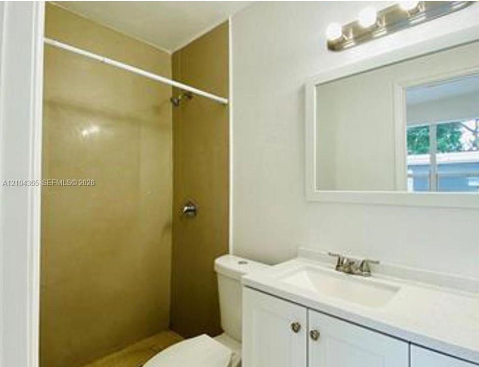 В аренду: $1,750 (1 спален, 1 ванн, 1655 Квадратных фут)