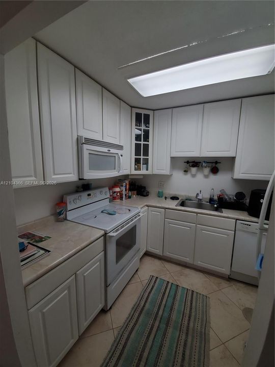 For Rent: $1,850 (1 beds, 1 baths, 720 Square Feet)