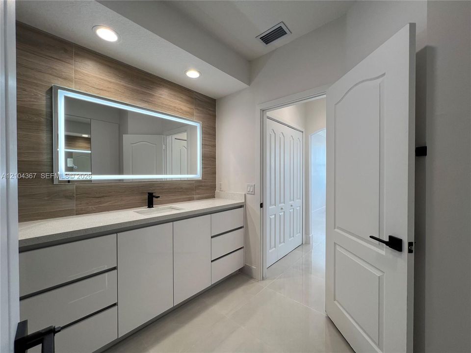 For Sale: $699,000 (4 beds, 3 baths, 2342 Square Feet)