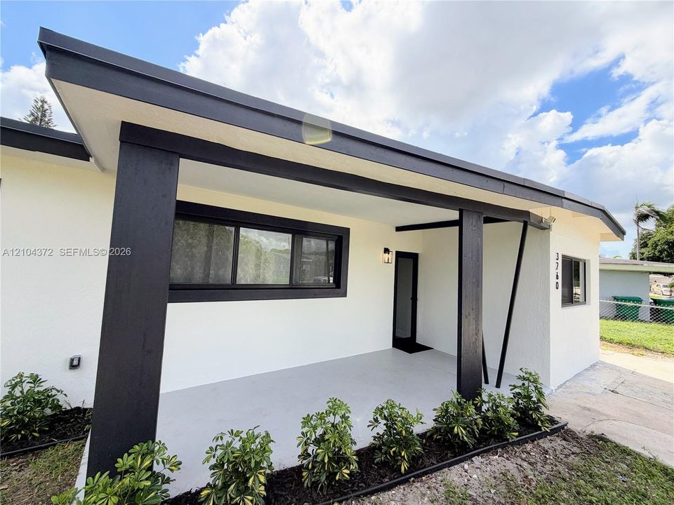 На продажу: $499,900 (4 спален, 2 ванн, 1724 Квадратных фут)