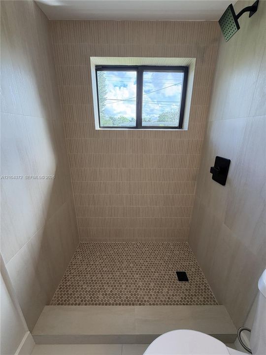 На продажу: $499,900 (4 спален, 2 ванн, 1724 Квадратных фут)