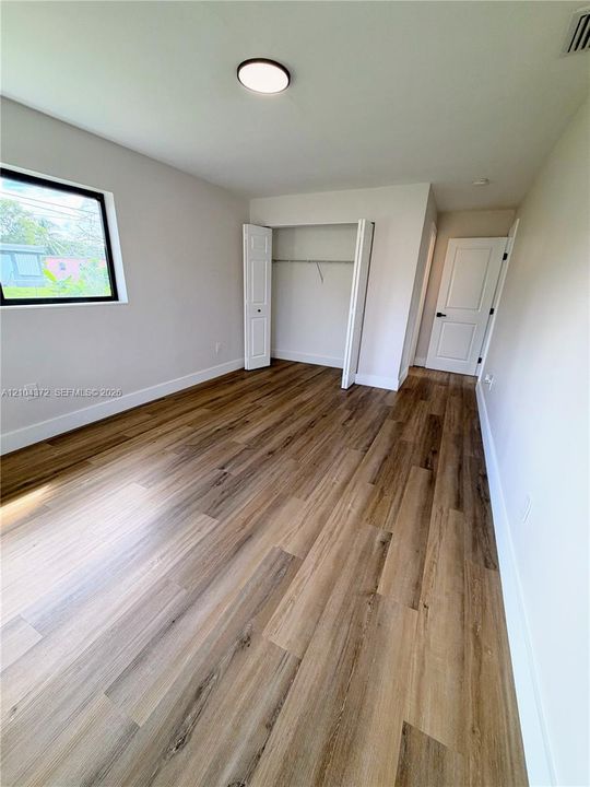 На продажу: $499,900 (4 спален, 2 ванн, 1724 Квадратных фут)