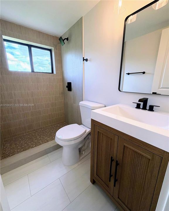 На продажу: $499,900 (4 спален, 2 ванн, 1724 Квадратных фут)