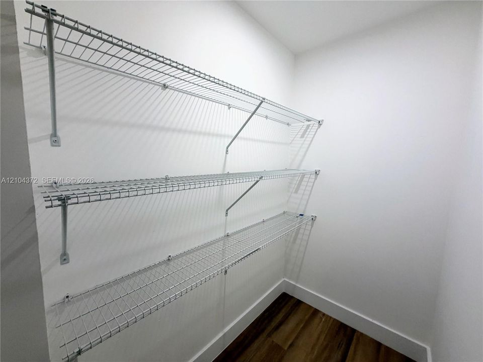 На продажу: $499,900 (4 спален, 2 ванн, 1724 Квадратных фут)