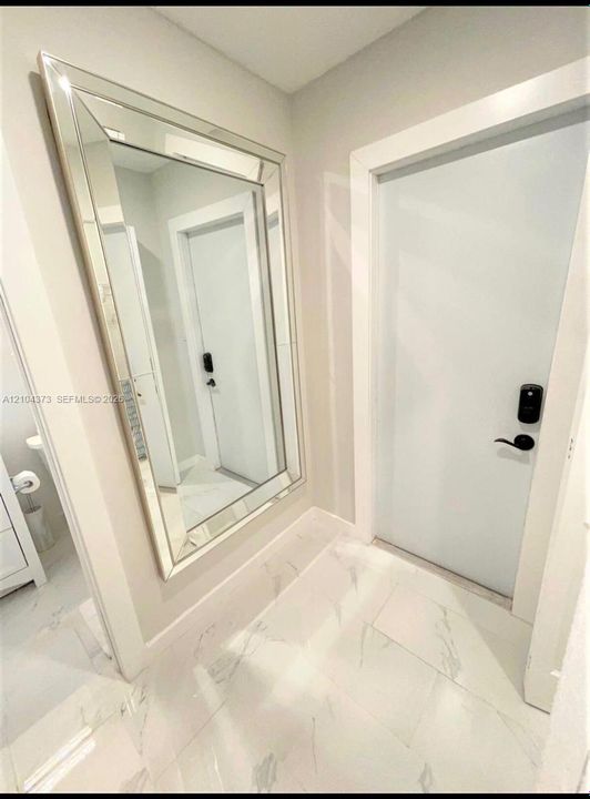 For Rent: $1,000 (1 beds, 1 baths, 1076 Square Feet)