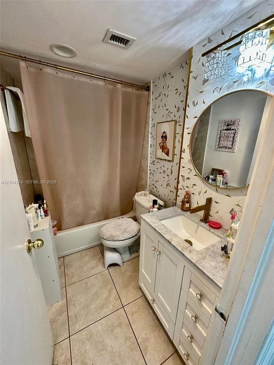 For Rent: $2,450 (1 beds, 1 baths, 825 Square Feet)