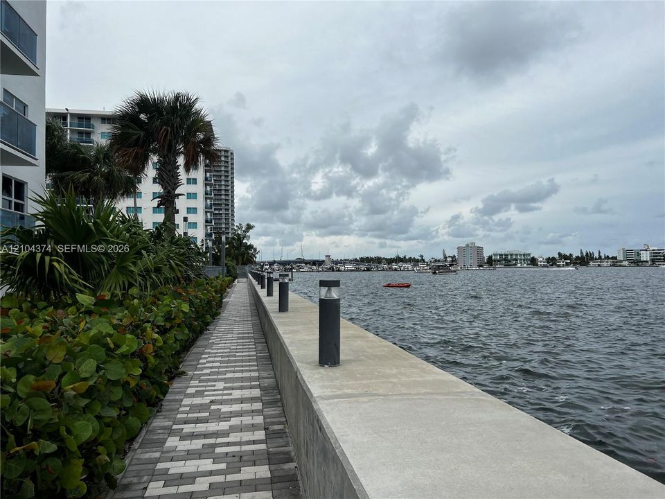 For Rent: $2,450 (1 beds, 1 baths, 825 Square Feet)