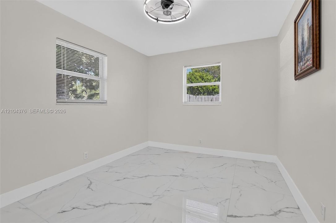 En Venta: $549,999 (3 camas, 2 baños, 1258 Pies cuadrados)
