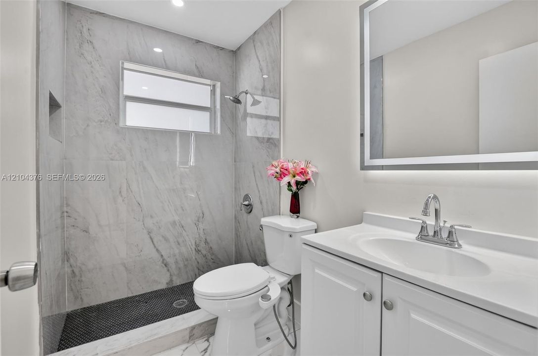 En Venta: $549,999 (3 camas, 2 baños, 1258 Pies cuadrados)