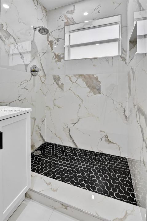 En Venta: $549,999 (3 camas, 2 baños, 1258 Pies cuadrados)